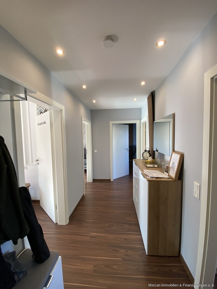 2.Eingangsbereich Etagenwohnung Laatzen
