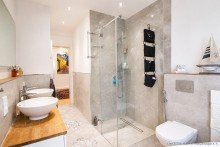 17. Badezimmer Ansicht 3 Wundersch�ne, seltene Gelegenheit im Herzen der S�dstadt, 4 Zimmer mit ca. 165 m� und Wintergarten