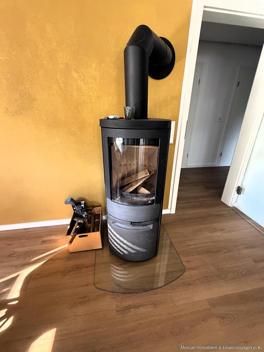 15.Kamin im Esszimmer (2) Einfamilienhaus Celle / Wietzenbruch