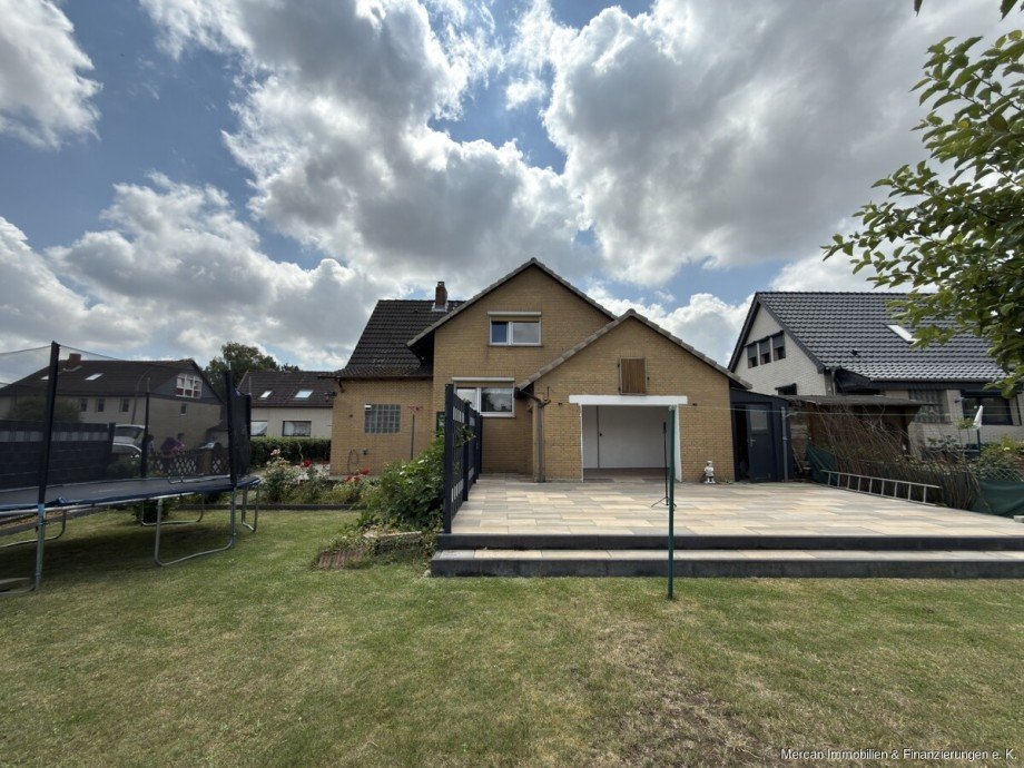 15. Haus Gartenansicht Einfamilienhaus S�pplingen