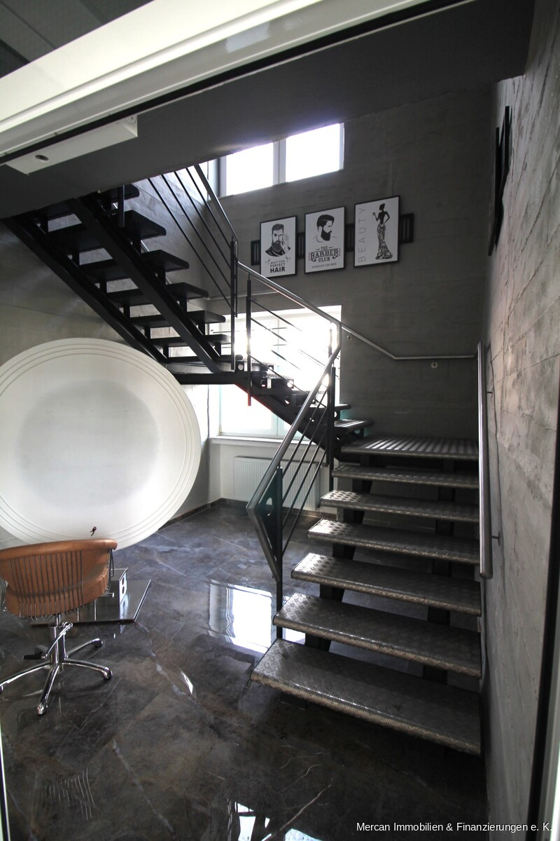 Treppe zum 1. OG B�rofl�che Hannover