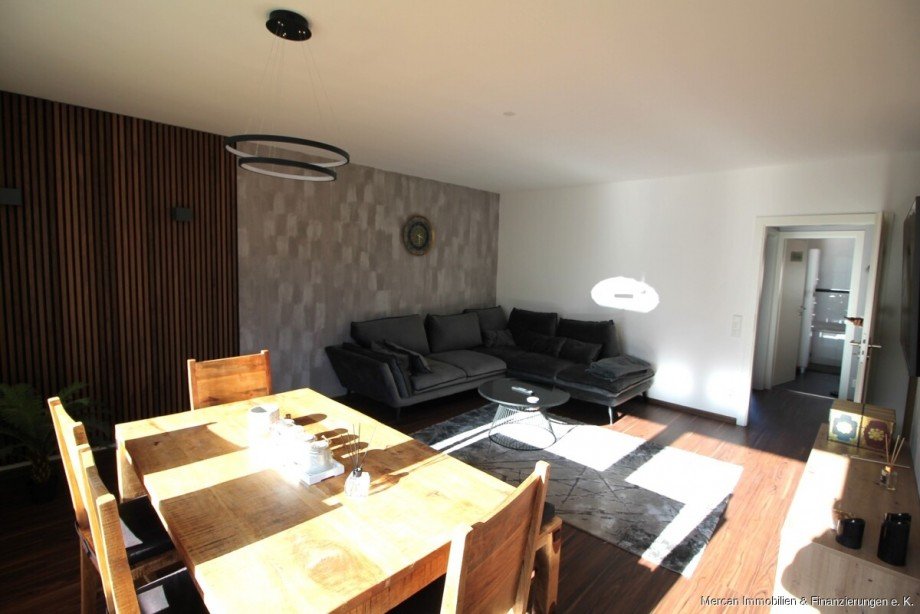 3. Wohnzimmer Etagenwohnung Laatzen