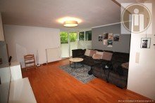4. Wohnzimmer Ansicht 2 3-Zimmer-Wohnung mit Terrasse, Garten und Carport in Hameln OT Klein Berkel