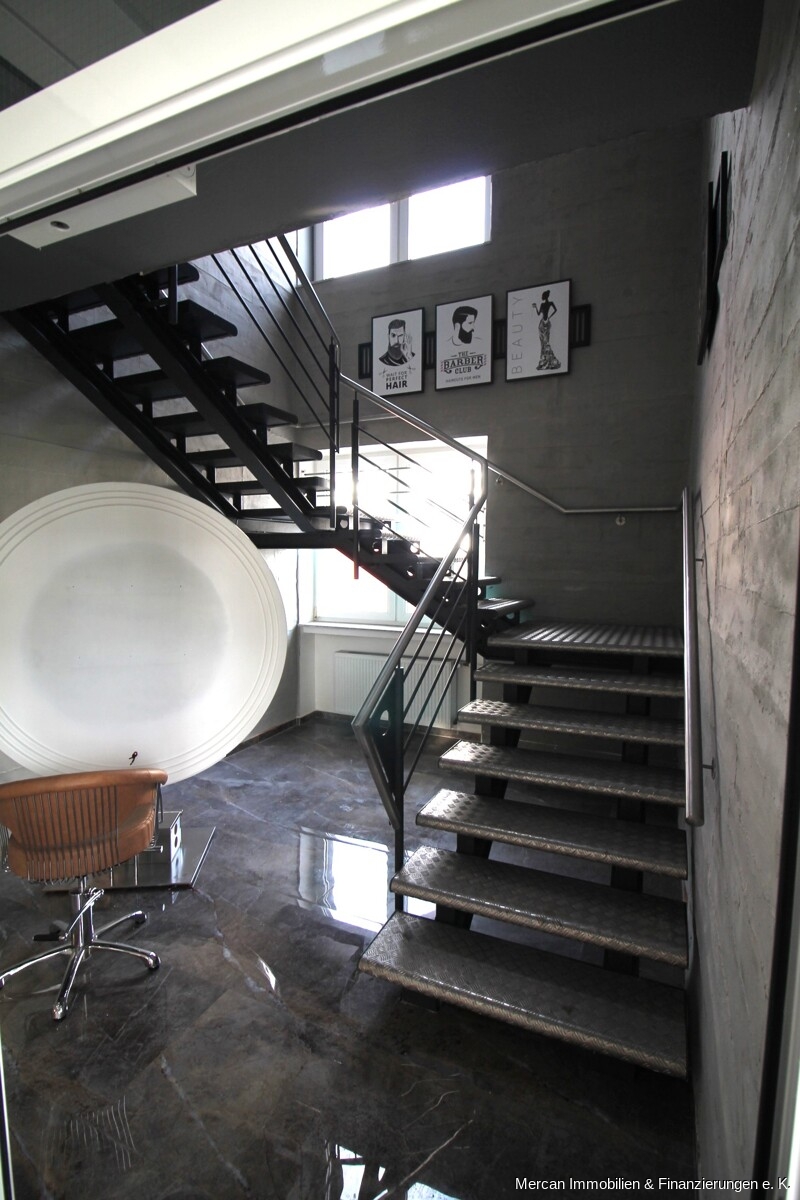 Treppe zum 1. OG B�rofl�che Hannover