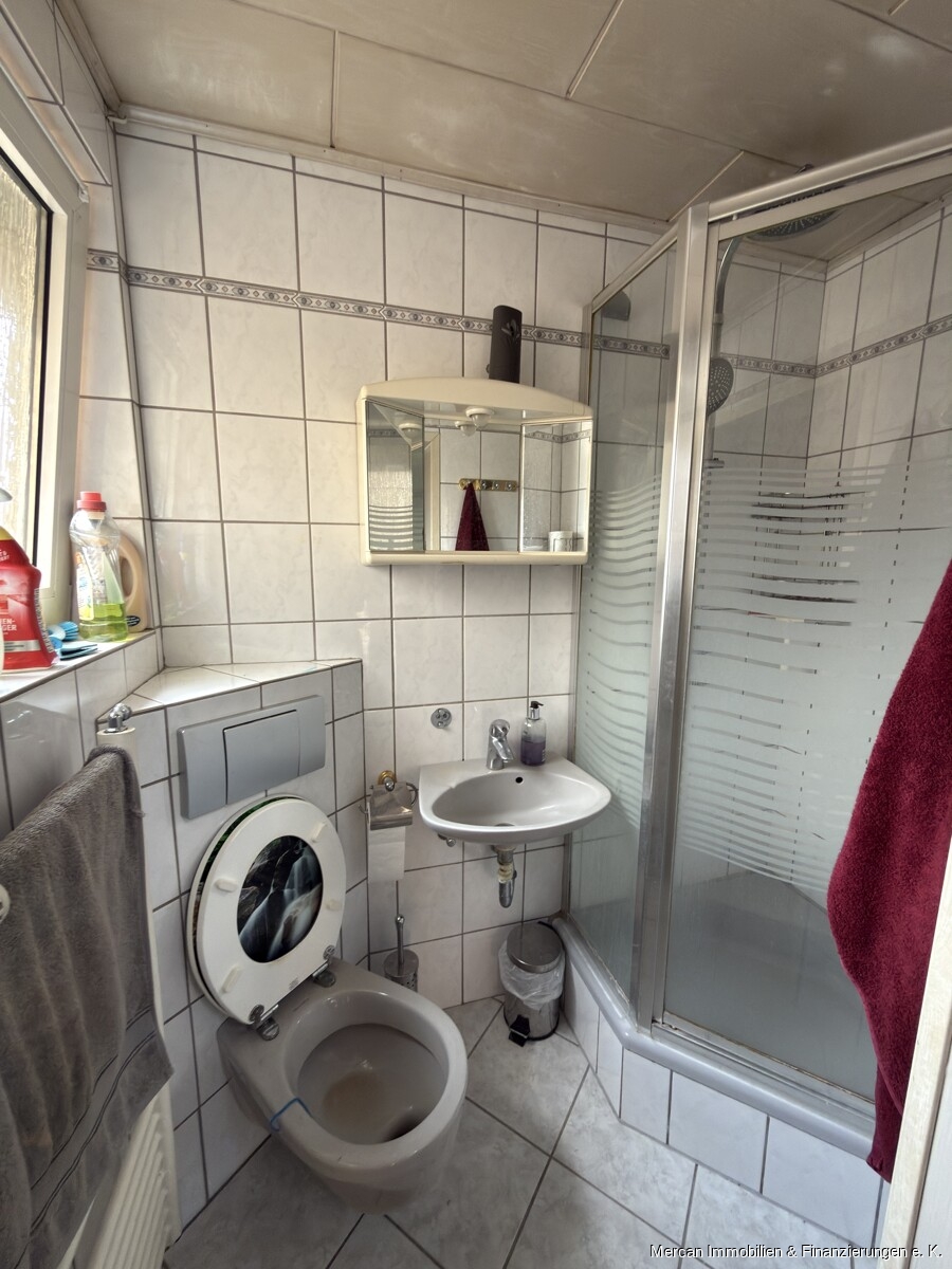 9. Badezimmer (1) Einfamilienhaus S�pplingen