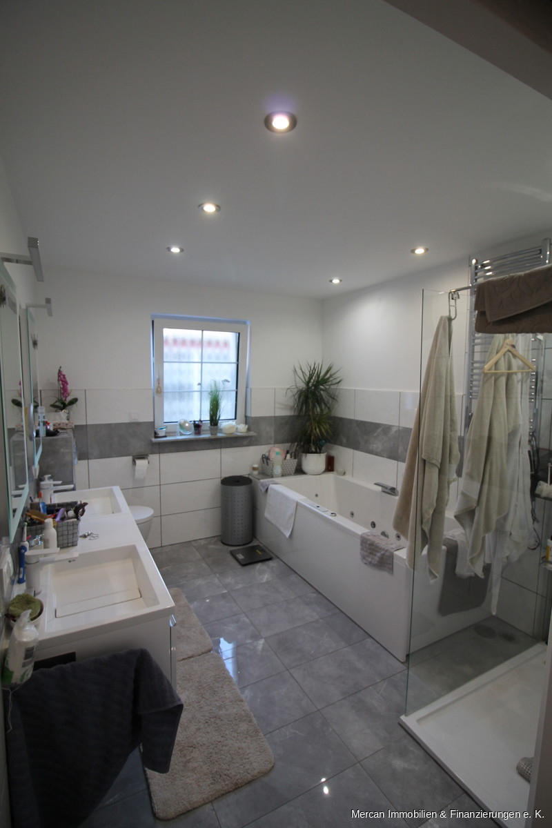 1.14 Badezimmer Einfamilienhaus Barsinghausen / Eckerde