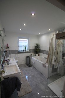 1.14 Badezimmer gepflegtes Mehrfamilienhaus als Kapitalanlage oder zur Selbstnutzung