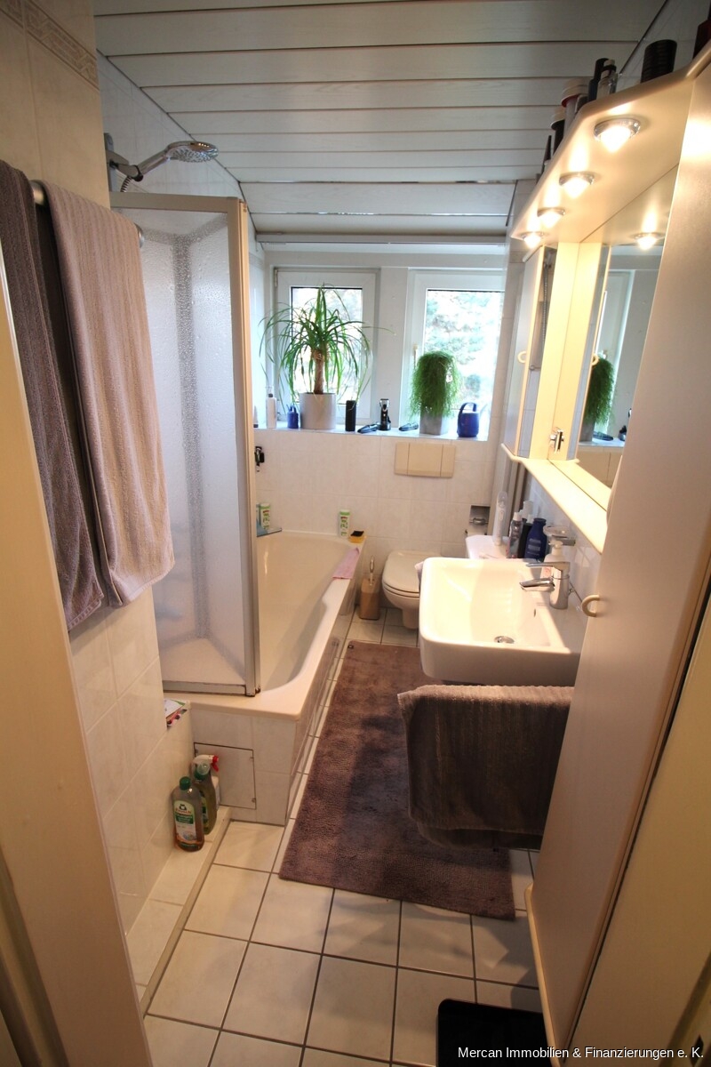 Badezimmer 2 Doppelhaush�lfte Hannover / Anderten