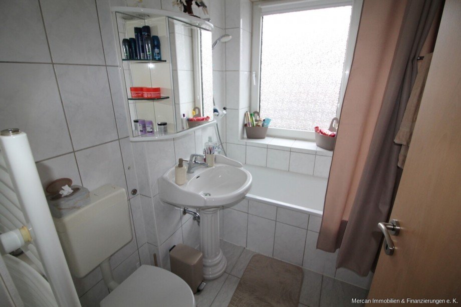 8. Badezimmer (2) DG Etagenwohnung Hannover