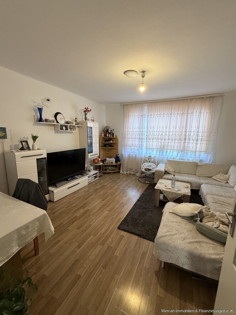 WHG 006 2. Wohnzimmer Hannover Etagenwohnung 2 mal 3-Zimmer Wohnung auf einer Etage beide vermietet, im Zentrum von Hannover