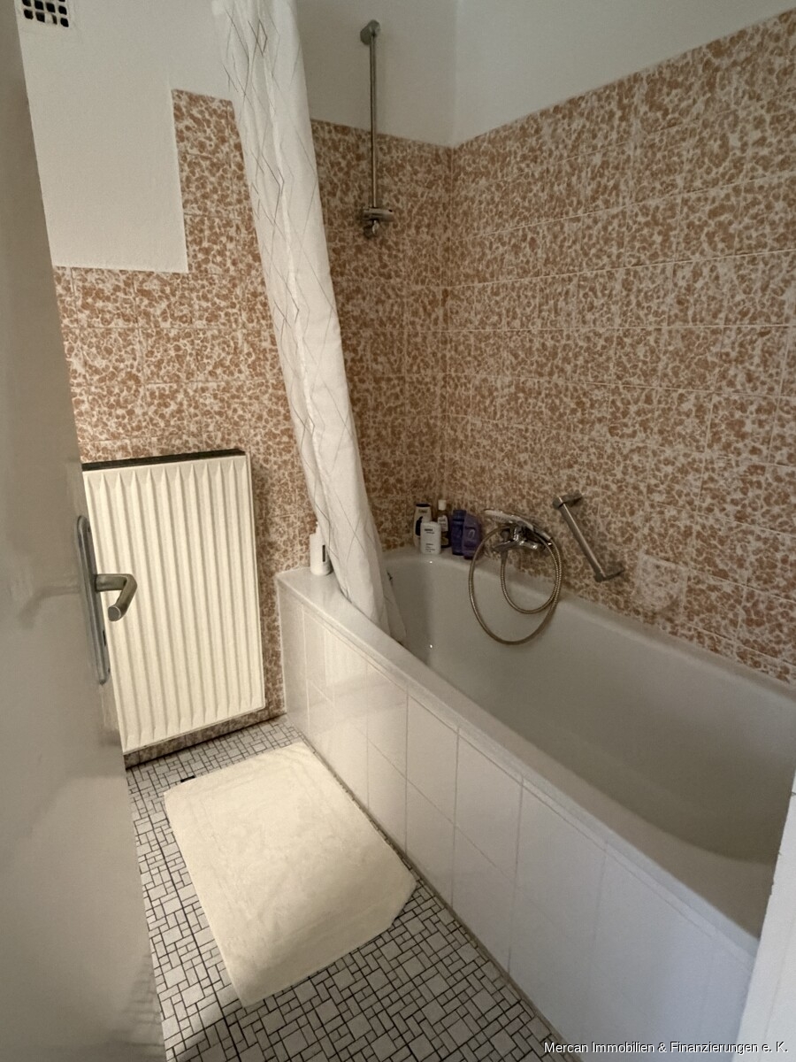 7. Badezimmer Ansicht 2 Etagenwohnung Hannover