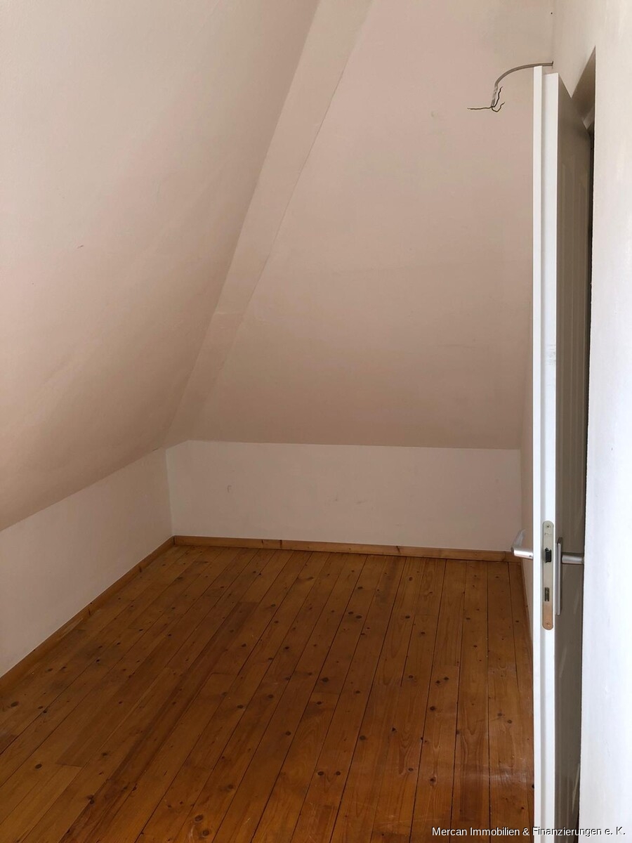 7. Ankleidezimmer Ansicht 2Ansicht 2 Maisonettewohnung Hannover