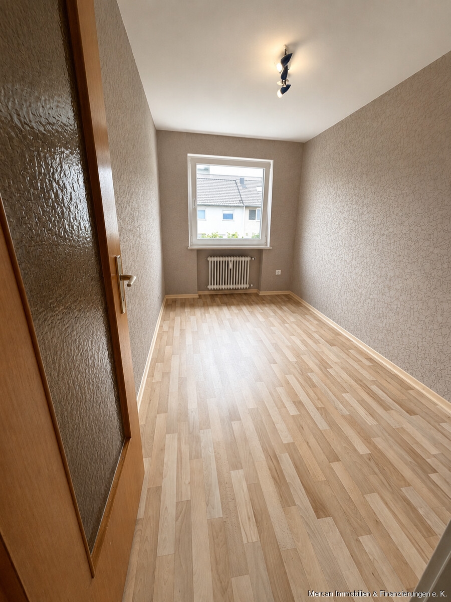 6. Schlafzimmer (2) Reihenmittelhaus Peine / V�hrum