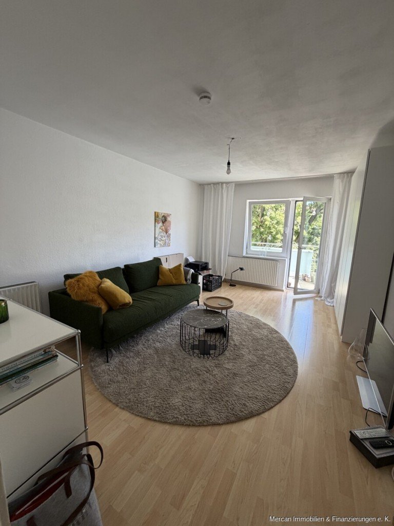 2. Wohnzimmer Hannover Etagenwohnung 2-Zimmer-Wohnung direkt am Conti-Campus